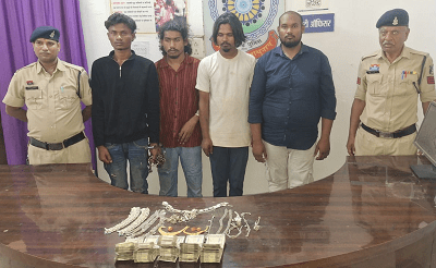 चोरी के प्रकरण में फरार आरोपी गिरफ्तार, सोने-चांदी के जेवरात एवं नगदी सहित कुल 6,55,277/- लाख रुपये की संपत्ति बरामद...