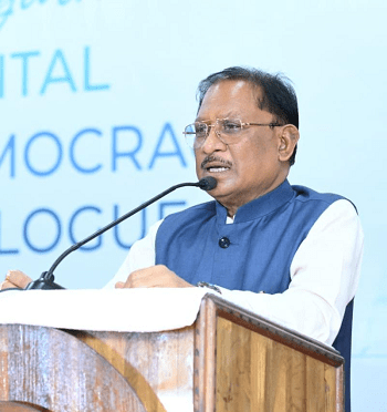 डिजिटल डेमोक्रेसी डायलॉग में मुख्यमंत्री का आह्वान: क्रिएटर्स दिखाएं बदलते छत्तीसगढ़ की नई पहचान...