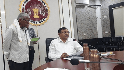 कमिश्नर ने आमजनता के आवेदनों का किया निराकरण...