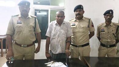 अंजोरा पुलिस की कार्यवाही – सट्टा खिलाने वाला आरोपी बिरेझर से गिरफ्तार...