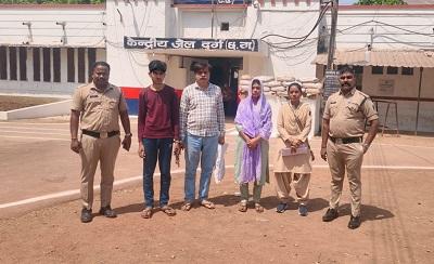 पति को आत्महत्या के लिए प्रताड़ित करने वाले 03 आरोपी गिरफ्तार... 1 पति को आत्महत्या के लिए प्रताड़ित करने वाले 03 आरोपी गिरफ्तार...