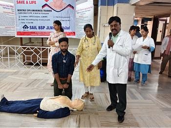 जवाहरलाल नेहरू चिकित्सालय द्वारा ‘सेव अ लाइफ’ हैंड्स-ओनली सीपीसीआर प्रशिक्षण आयोजित...