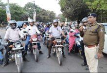 लगातार सघन चेकिंग अभियान का प्रभाव – जिले में 80% दोपहिया चालक हेलमेट उपयोग करते पाए गए