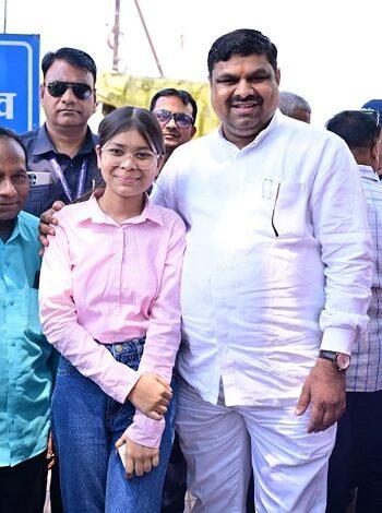 शिक्षा मंत्री गजेन्द्र यादव की पहल से शीतल टंडन की शिक्षा को मिला संबल, 11वीं में 90% अंक के साथ किया टॉप... 1 शिक्षा मंत्री गजेन्द्र यादव की पहल से शीतल टंडन की शिक्षा को मिला संबल, 11वीं में 90% अंक के साथ किया टॉप...