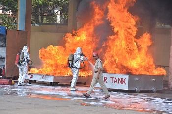 भिलाई इस्पात संयंत्र का फायर ब्रिगेड: अदम्य साहस, सतत सजगता और सामूहिक सुरक्षा का जीवंत प्रतिमान...