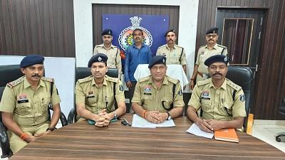 नशे के विरुद्ध दुर्ग पुलिस का सघन अभियान– देवार बस्ती में चेकिंग के दौरान भारी मात्रा में गांजा सहित आरोपी गिरफ्तार...