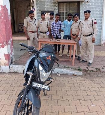 दुर्ग पुलिस द्वारा झपटमारी की घटना में त्वरित कार्यवाही करते हुए दो आरोपी गिरफ्तार...