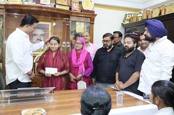 इंद्रजीत सिंह छोटू का सराहनीय कदम: जरूरतमंद बेटी की पढ़ाई के लिए बढ़ाया हाथ...