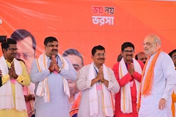 बंगाल चुनाव में मंत्री गजेन्द्र यादव की बढ़ी सक्रियता, जनसंपर्क अभियान को मिल रही गति... 1 बंगाल चुनाव में मंत्री गजेन्द्र यादव की बढ़ी सक्रियता, जनसंपर्क अभियान को मिल रही गति...