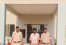 धारदार हथियार लेकर आमजन में भय उत्पन्न करने वाले युवक को पुलगांव पुलिस ने त्वरित कार्रवाई कर किया गिरफ्तार...