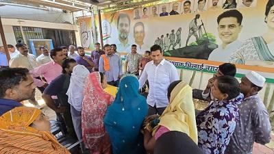 विधायक देवेंद्र यादव ने की जनता से भेंट मुलाक़ात, कलेक्टर से चर्चा कर जल्द निराकरण की कही बात...