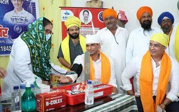 बेबे नानकी जी प्रकाश पर्व पर गुरुद्वारे में भक्ति का सागर, विधायक देवेंद्र यादव हुए शामिल...