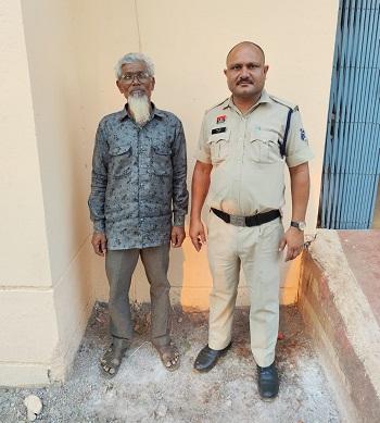 जुआ-सट्टा के विरुद्ध दुर्ग पुलिस की लगातार कार्रवाई जारी, जुआ खेलते दो आरोपी गिरफ्तार, नगदी 4,300 रुपये एवं मोबाइल जप्त...
