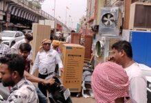 सड़क बाधा कर आवागमन प्रभावित करने वालो पर निगम ने की कार्रवाई...