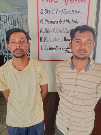 अवैध शराब परिवहन करते दो आरोपियों को नंदिनी नगर पुलिस ने घेराबंदी कर पकड़ा, शराब व मोटर सायकल जप्त...