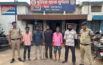 लंबे समय से फरार स्थाई वारंटियों के विरुद्ध सुपेला पुलिस की सख्त कार्रवाई, 05 पुरुष एवं 01 महिला वारंटी गिरफ्तार कर न्यायालय प्रस्तुत...