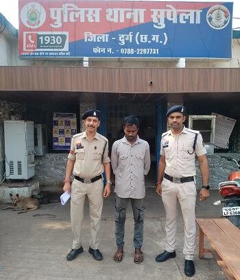 अवैध सट्टा संचालित करते आरोपी को घेराबंदी कर गिरफ्तार, नगदी एवं सट्टा सामग्री जप्त कर न्यायालय में प्रस्तुत किया गया...