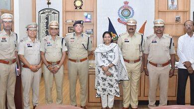 दुर्ग पुलिस के 04 सहायक उप निरीक्षकों को उप निरीक्षक पदोन्नति पर बैच अलंकरण लगाया गया, वरिष्ठ पुलिस अधीक्षक विजय अग्रवाल द्वारा शुभकामनाएं प्रेषित...