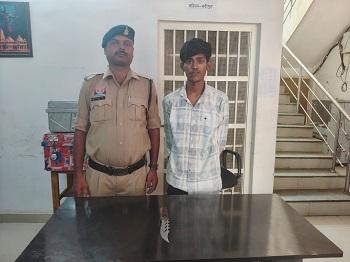 सार्वजनिक स्थान पर राहगीरों को धमकाने वाले आरोपी को वैशाली नगर पुलिस ने धारदार हथियार सहित गिरफ्तार किया...