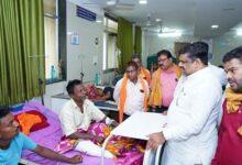 जिला अस्पताल पहुँचे मंत्री गजेन्द्र यादव, दुर्घटना में घायलों से मुलाकात कर उपचार व्यवस्था की जानकारी लिए