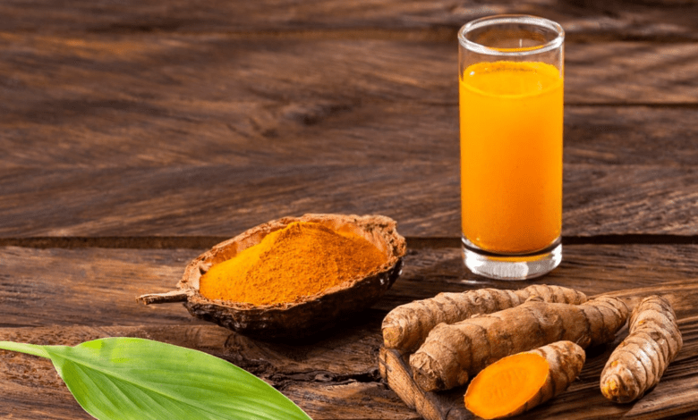 एक गिलास हल्दी पानी बदल सकता है आपकी सेहत, जानिए कब और कैसे पिएं ताकि मिले दोगुना फायदा...