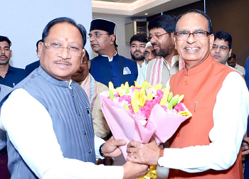 ’‘अपनापन’ के विमोचन समारोह में शामिल हुए मुख्यमंत्री विष्णुदेव साय’ 1 ’‘अपनापन’ के विमोचन समारोह में शामिल हुए मुख्यमंत्री विष्णुदेव साय’