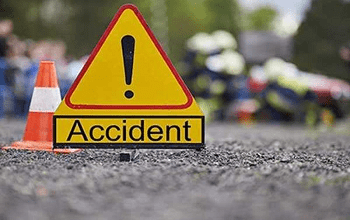 भारती कॉलेज के पास दो हाईवा वाहनों की भिड़ंत में फंसे चालकों को पुलगांव पुलिस ने सुरक्षित बाहर निकालकर पहुंचाया अस्पताल...