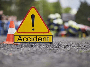 भारती कॉलेज के पास दो हाईवा वाहनों की भिड़ंत में फंसे चालकों को पुलगांव पुलिस ने सुरक्षित बाहर निकालकर पहुंचाया अस्पताल...