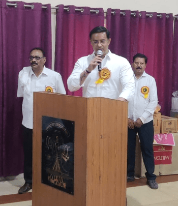 कर्मवीरों का सम्मान: भिलाई में सफाई कर्मियों के सम्मान से गूंजा शहर, शुरू हुआ स्वच्छता अभियान...