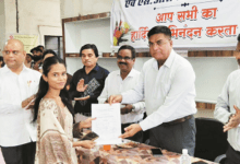 एसआर हॉस्पिटल चिखली में मार्कशीट वितरण समारोह, साइबर क्राइम और नए कानूनों पर छात्रों को किया जागरूक...