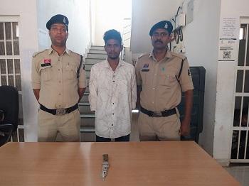 धारदार हथियार लहराकर राहगीरों को भयभीत करने वाले आरोपी को वैशाली नगर पुलिस ने त्वरित कार्रवाई में गिरफ्तार किया...