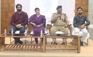 दुर्ग में पुलिस के लिए विशेष प्रशिक्षण: तंबाकू नियंत्रण कानून और प्राथमिक उपचार तकनीकों पर कार्यशाला...