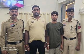 दुर्ग पुलिस का बड़ा एक्शन— गांजा तस्करी केस में फरार 2 आरोपी गिरफ्तार, घेराबंदी कर दबोचा...
