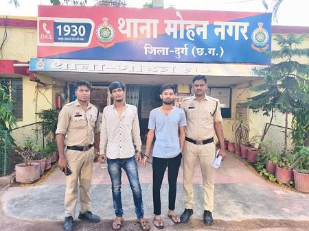 आईपीएल क्रिकेट मैच पर रुपए पैसों का दांव लगाकर जुआ खेलते 02 आरोपी गिरफ्तार...