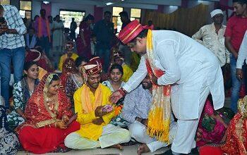 मुख्यमंत्री कन्या विवाह में शामिल हुए मंत्री गजेन्द्र यादव, नवदंपत्तियों को दिये आशीर्वाद...