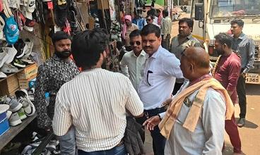 पावर हाउस क्षेत्र में सड़क बाधा और गंदगी फैलाने वालों पर निगम की कार्रवाई...