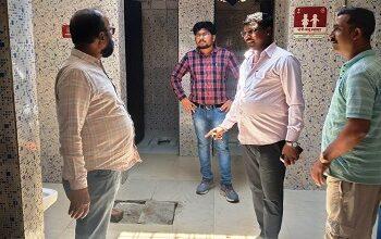 खुर्सीपार क्षेत्र के सामुदायिक शौचालयों का जोन आयुक्त ने किया निरीक्षण...