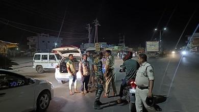 दुर्ग पुलिस का रात्रिकालीन विशेष चेकिंग अभियान, जिले के 06 प्रमुख चौक-चौराहों पर सघन जांच एवं अड्डेबाजों पर कार्यवाही...