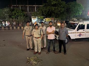 सूर्या मॉल क्षेत्र में नो पार्किंग में खड़े वाहनों पर यातायात पुलिस की सख्त कार्यवाही...