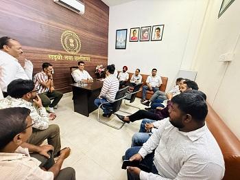 भिलाई नगर विधायक देवेंद्र यादव ने सुनी जनता की समस्याएं, अधिकारियों को दिए त्वरित समाधान के निर्देश...
