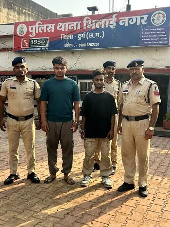 परिवार चौक सेक्टर-06 में राहगीर से मारपीट एवं गाली-गलौच करने वाले 02 आरोपी गिरफ्तार...
