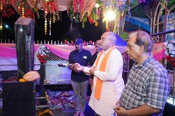 श्री शनिदेव जन्मोत्सव पर विधायक ललित चंद्राकर ने की पूजा-अर्चना, कर आशीर्वाद प्राप्त किया और भक्तों को बांटा महाप्रसाद वितरण किया...