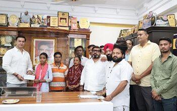 भिलाई में जरूरतमंद छात्रों को मिली शिक्षा सहायता, NEET की तैयारी कर रही मेधावी छात्रा को ₹20 हजार की मदद... 43 भिलाई में जरूरतमंद छात्रों को मिली शिक्षा सहायता, NEET की तैयारी कर रही मेधावी छात्रा को ₹20 हजार की मदद...