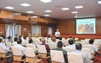 संयंत्र में एक्सकेवेशन कार्यों की सुरक्षा पर लार्ज ग्रुप इंटरेक्शन आयोजित... 1 संयंत्र में एक्सकेवेशन कार्यों की सुरक्षा पर लार्ज ग्रुप इंटरेक्शन आयोजित...