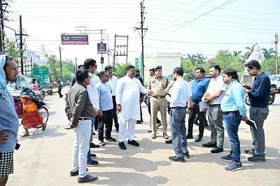 मंत्री गजेन्द्र यादव ने लिया निर्माणाधीन फोरलेन सड़क कार्य का जायजा... 1 मंत्री गजेन्द्र यादव ने लिया निर्माणाधीन फोरलेन सड़क कार्य का जायजा...