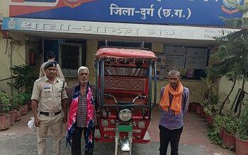 दुर्ग में अवैध शराब पर पुलिस का बड़ा एक्शन, ई-रिक्शा से सप्लाई कर रहे 2 आरोपी गिरफ्तार...