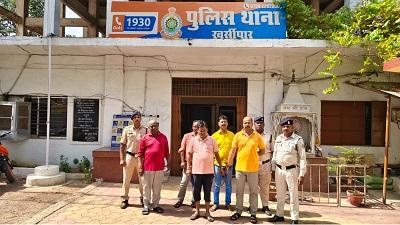 खुर्सीपार में हाईप्रोफाइल जुआ फड़ पर पुलिस की रेड, कार-बाइक समेत 16 लाख से ज्यादा की संपत्ति जब्त, 5 गिरफ्तार...