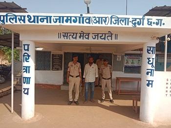 दुर्ग पुलिस की कार्रवाई: अवैध शराब परिवहन में युवक गिरफ्तार, स्प्लेंडर बाइक सहित 30 पौवा शराब जब्त...