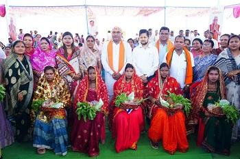 ग्राम पुरई में ‘सुशासन तिहार’ के तहत गोद भराई कार्यक्रम, गर्भवती महिलाओं को वितरित की गई सुपोषण टोकरी... 10 ग्राम पुरई में ‘सुशासन तिहार’ के तहत गोद भराई कार्यक्रम, गर्भवती महिलाओं को वितरित की गई सुपोषण टोकरी...
