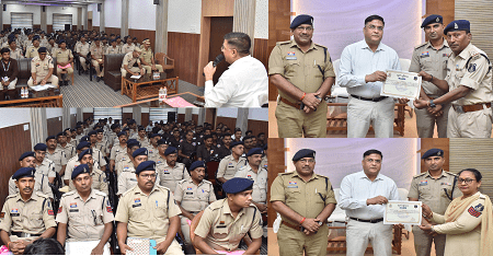 दुर्ग SSP ने डायल-112 स्टाफ की ली ब्रीफिंग, त्वरित रिस्पांस और बेहतर जनसेवा पर दिया जोर... 1 दुर्ग SSP ने डायल-112 स्टाफ की ली ब्रीफिंग, त्वरित रिस्पांस और बेहतर जनसेवा पर दिया जोर...